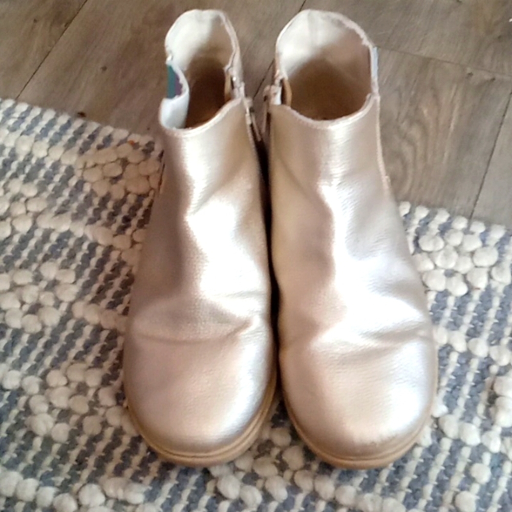 Gold half boot